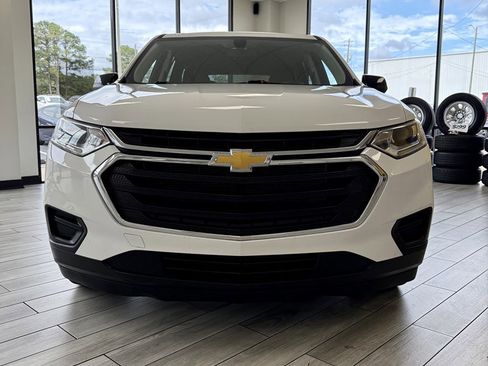 Used 2021 Chevrolet Traverse LS image 2