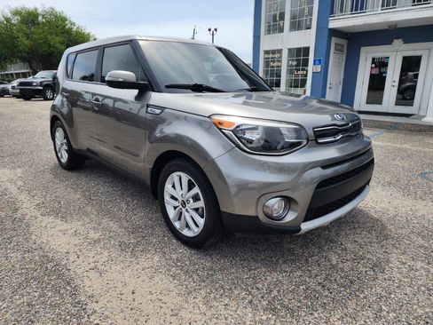 Used 2019 Kia Soul + FWD image 7