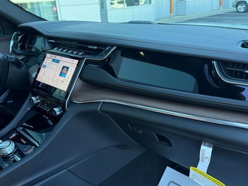 Used 2022 Jeep Grand Cherokee Summit image 13