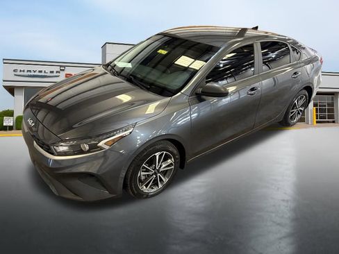 Used 2022 Kia Forte LXS image 9