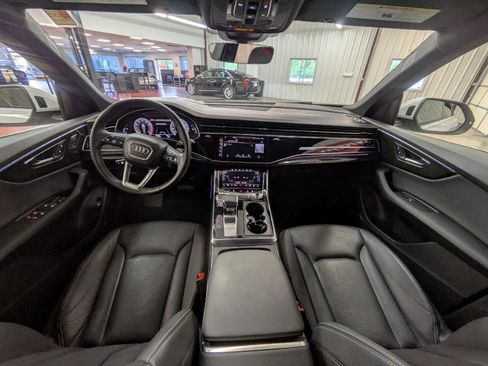 Used 2021 Audi Q8 Prestige AWD/4WD image 5