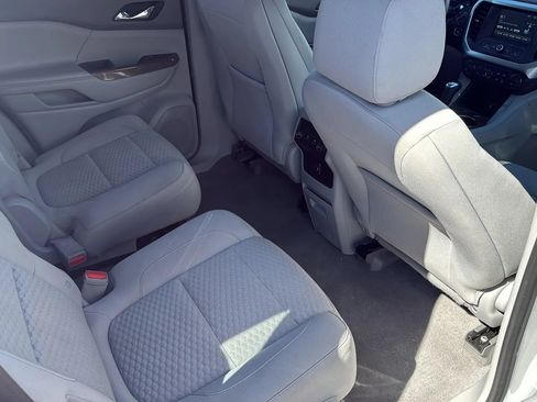 Used 2018 GMC Acadia SLE AWD/4WD image 14