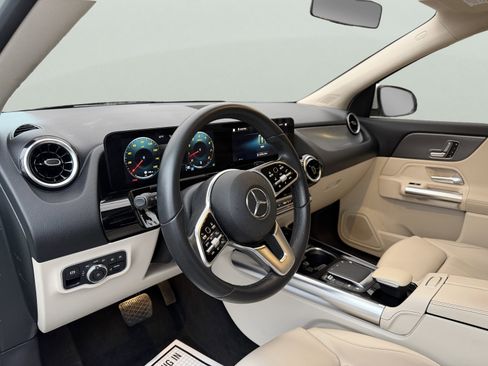 Used 2022 Mercedes-Benz GLA 250 4MATIC w/ Premium Package Lite image 23