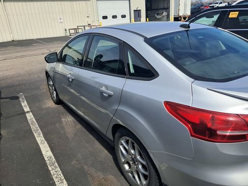 Used 2015 Ford Focus SE w/ Equipment Group 201A FWD image 8