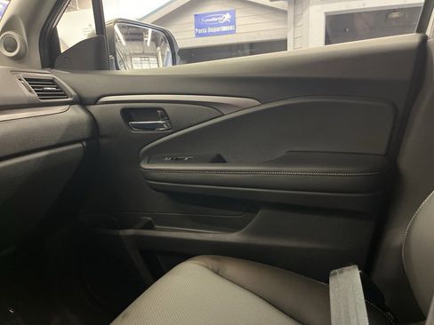 Used 2025 Honda Ridgeline RTL image 16