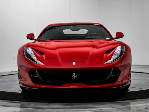 Used 2018 Ferrari 812 Superfast image 28