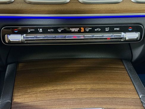 Used 2024 Mercedes-Benz GLE 350 4MATIC w/ Driver Assistance Package image 16