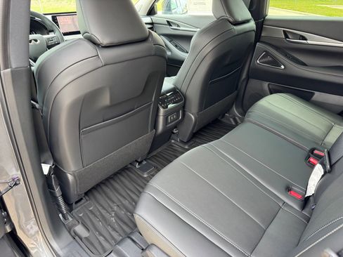 New 2027 INFINITI QX60 Luxe w/ Family Package FWD image 30