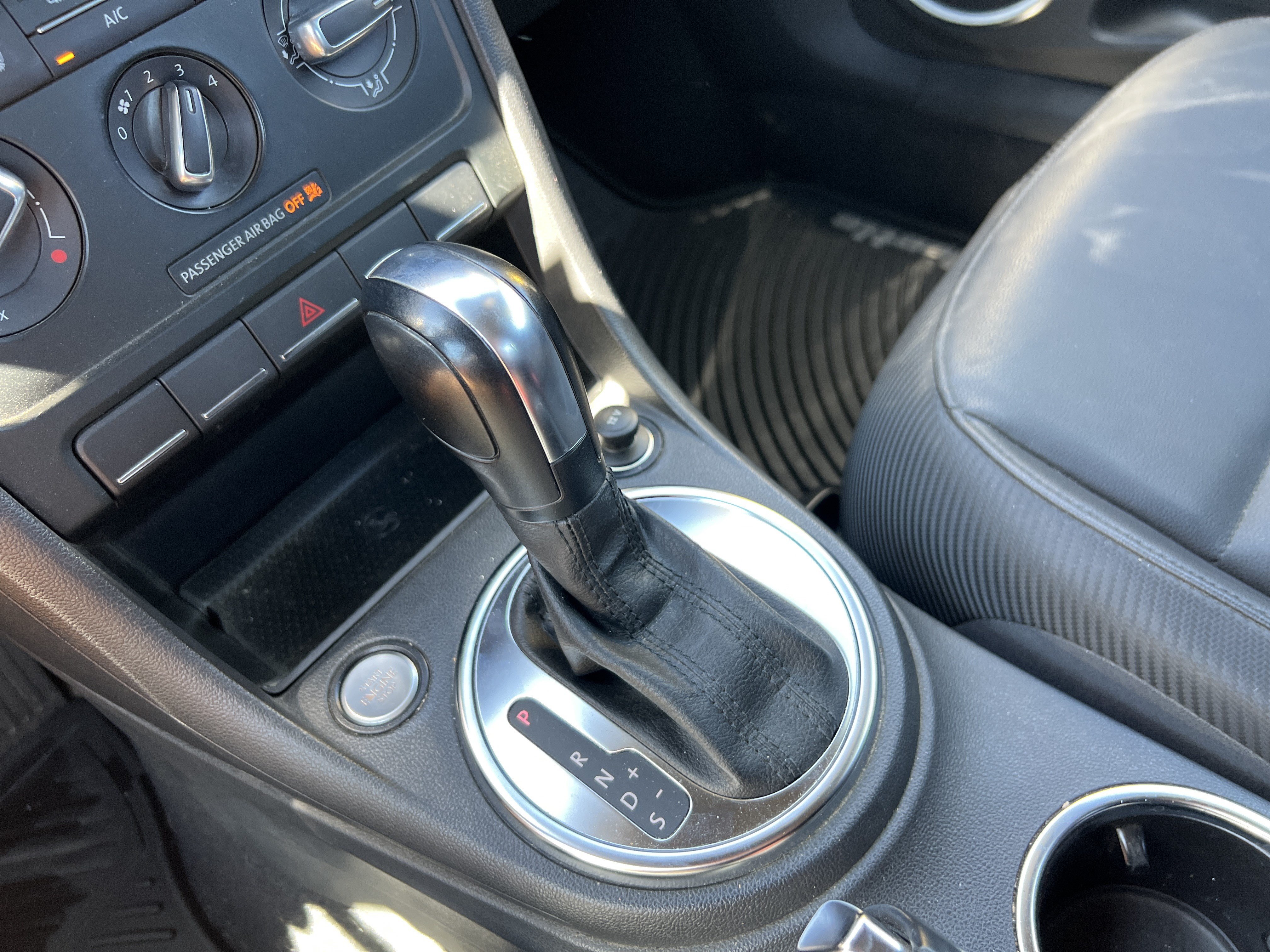 Used 2013 Volkswagen Beetle 2.5 FWD image 25