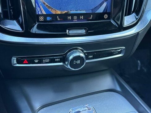 Used 2024 Volvo S60 B5 Plus image 25