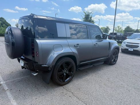Used 2025 Land Rover Defender 110 X-Dynamic SE AWD/4WD image 5