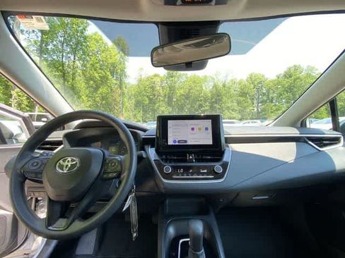 Used 2024 Toyota Corolla LE FWD image 21
