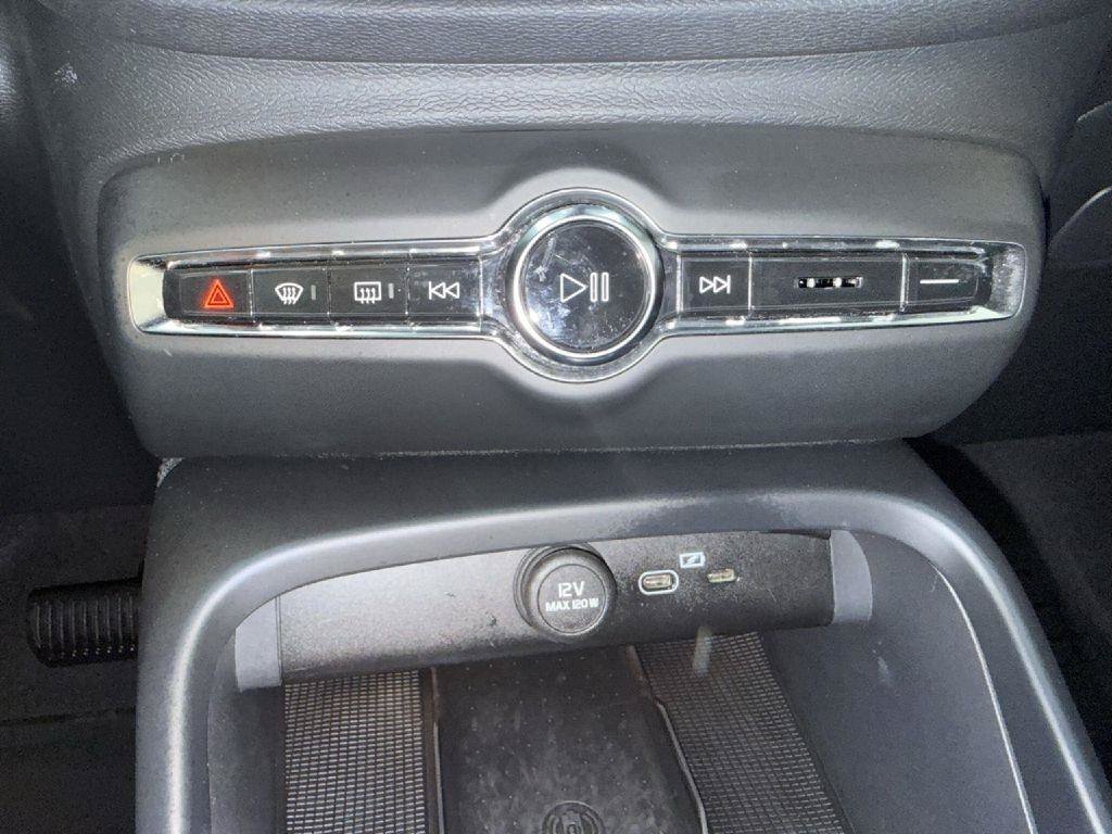 Used 2024 Volvo XC40 B5 Plus w/ Protection Package Premier AWD/4WD image 20
