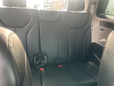 Used 2022 Hyundai Palisade SEL w/ Premium Package image 15