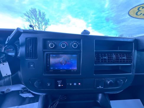 Used 2023 Chevrolet Express 3500 w/ Power Convenience Package RWD image 21