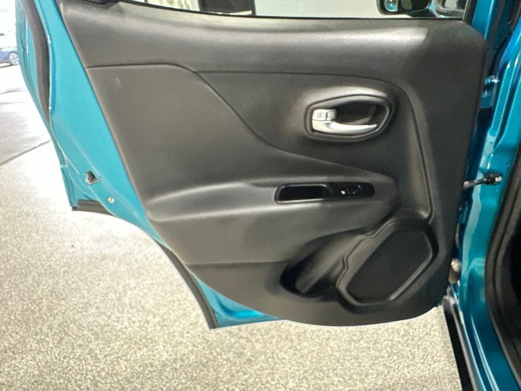 Used 2020 Jeep Renegade Limited AWD/4WD image 14