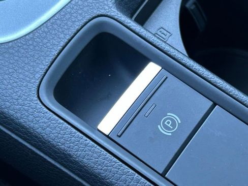 Used 2021 Audi Q3 2.0T Premium image 38