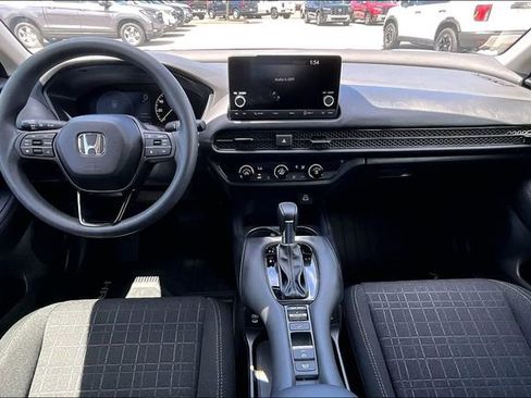 Certified 2025 Honda HR-V LX image 7