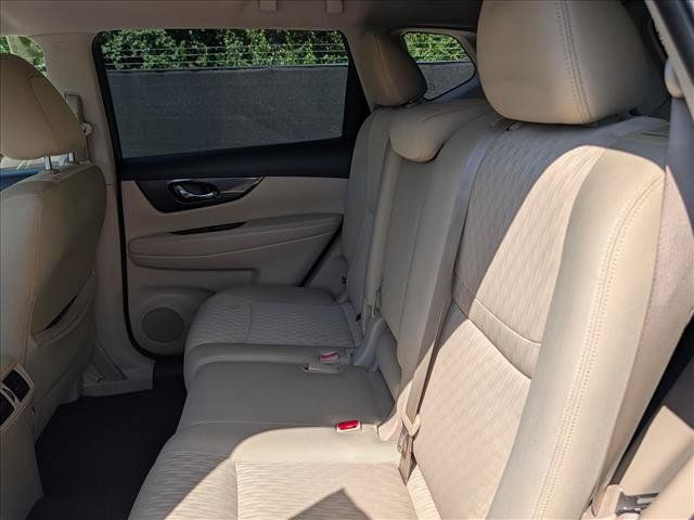 Used 2020 Nissan Rogue SV FWD image 23
