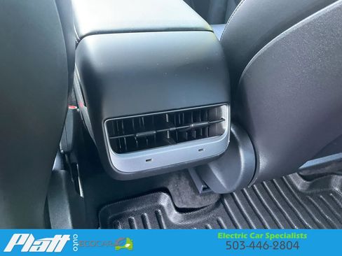 Used 2022 Tesla Model Y Performance image 43