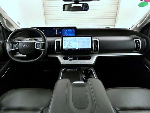 Used 2025 Ford Expedition Max Active AWD/4WD image 13