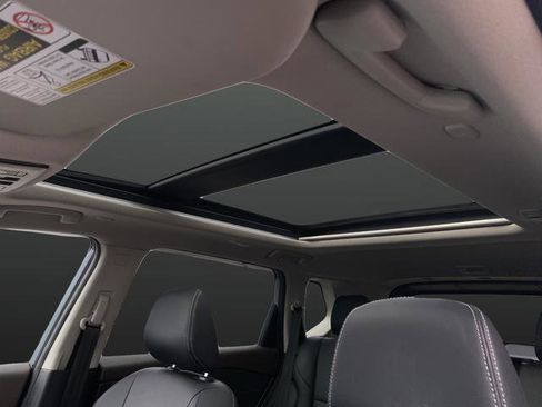 Used 2023 Nissan Rogue SL image 7