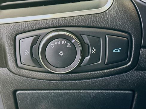 Used 2015 Ford Edge Titanium w/ Equipment Group 302A image 17