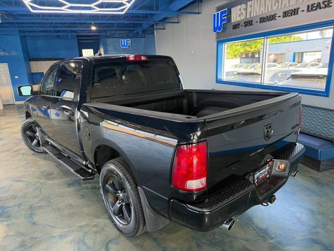 Used 2019 RAM 1500 Express w/ Wheel & Sound Group AWD/4WD image 3