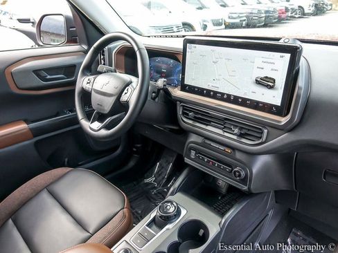 Certified 2025 Ford Bronco Sport Outer Banks w/ Outer Banks Tech Package+ AWD/4WD image 26