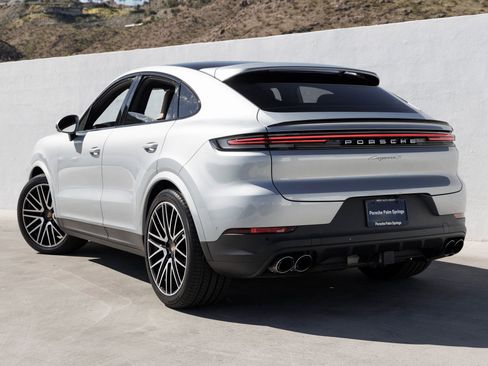 New 2025 Porsche Cayenne S image 3