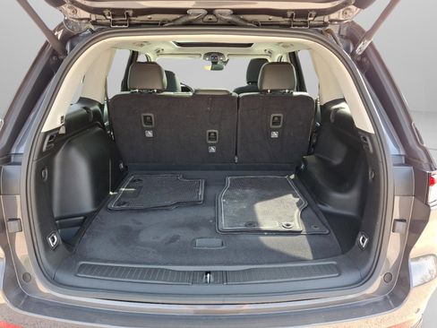 Certified 2023 Jeep Grand Cherokee Limited w/ Luxury Tech Group II image 28