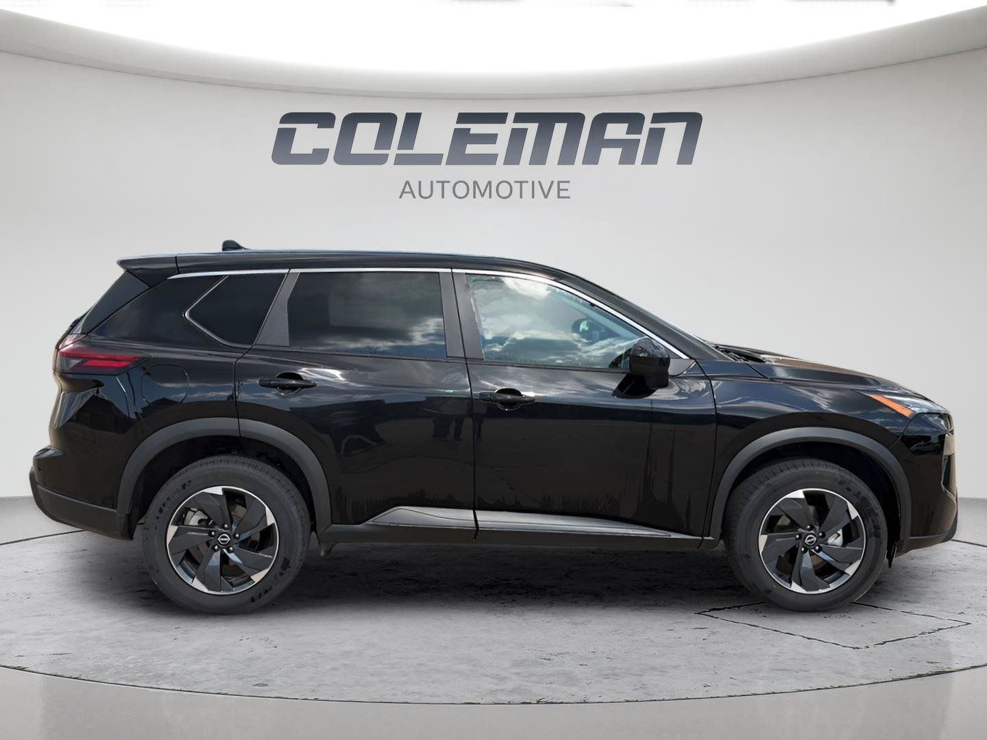 Used 2024 Nissan Rogue SV AWD/4WD image 10