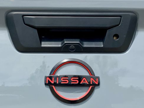 Used 2023 Nissan Frontier PRO-4X w/ Pro-4X Premium Package AWD/4WD image 18