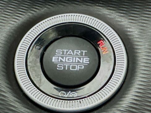 Used 2023 Jeep Grand Cherokee L Laredo image 20