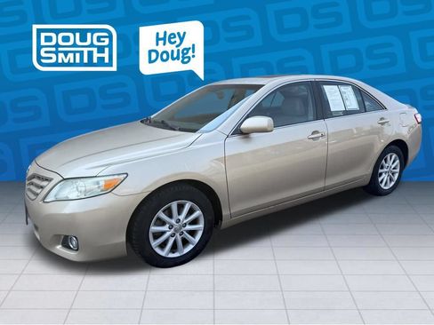 Used 2010 Toyota Camry FWD image 1