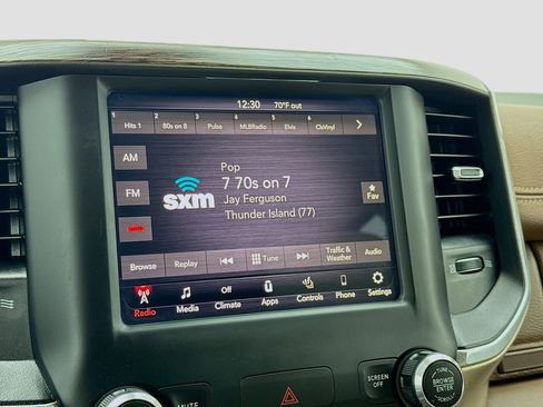 Used 2019 RAM 1500 Laramie image 11