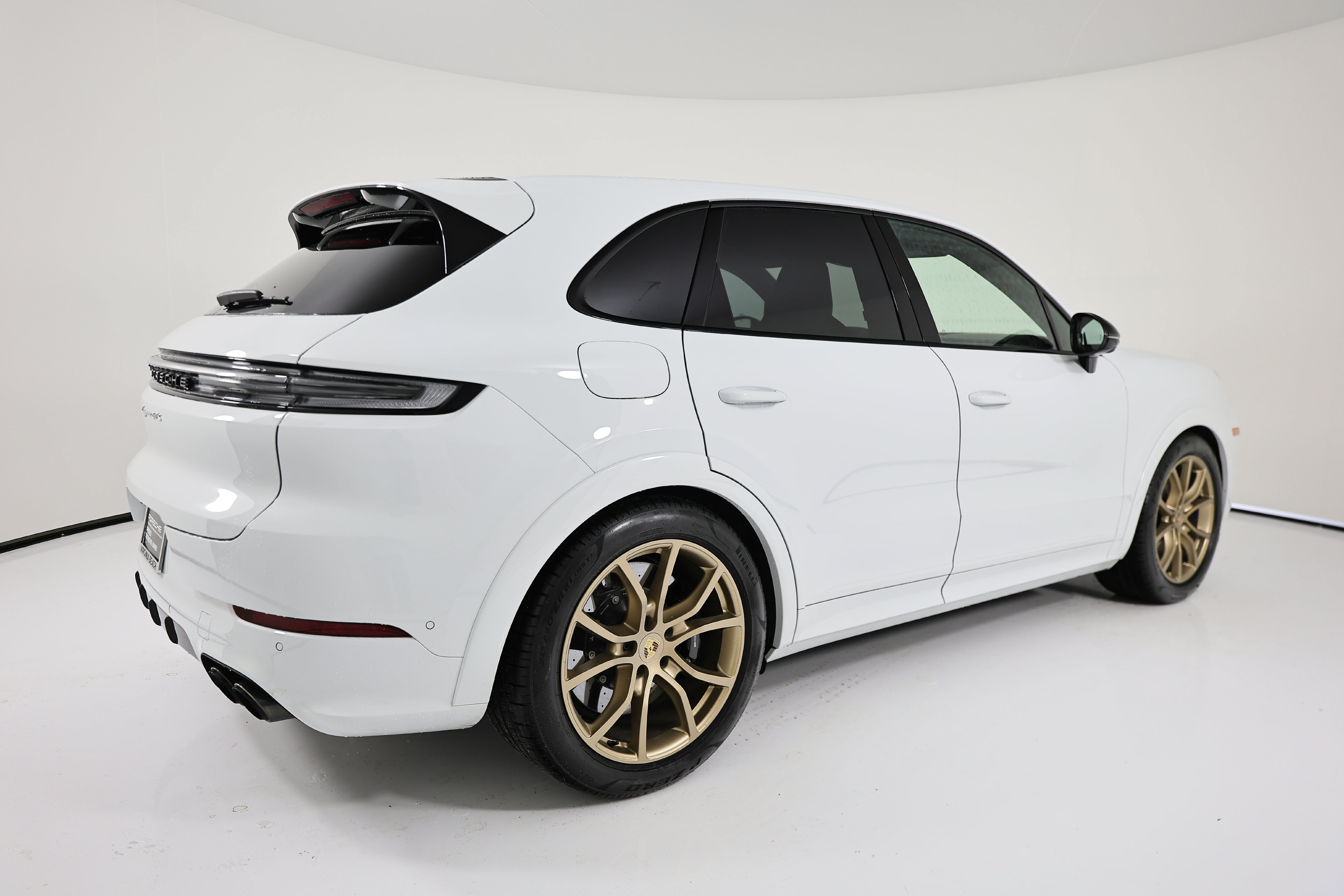 Certified 2025 Porsche Cayenne GTS AWD/4WD image 7