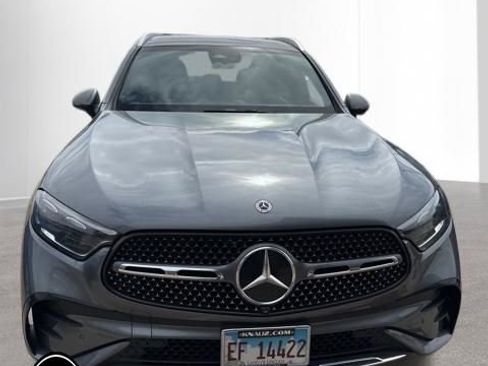Used 2023 Mercedes-Benz GLC 300 4MATIC image 3