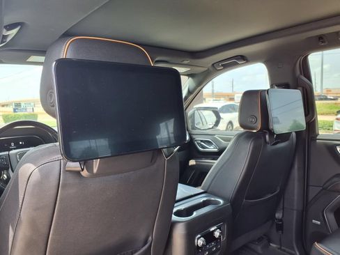 Used 2023 GMC Yukon AT4 w/ AT4 Premium Package AWD/4WD image 14