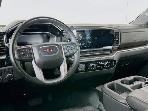 Used 2025 GMC Sierra 1500 SLT image 16