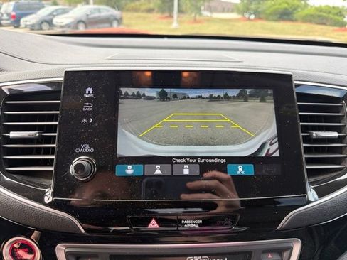 Used 2021 Honda Pilot Touring image 20