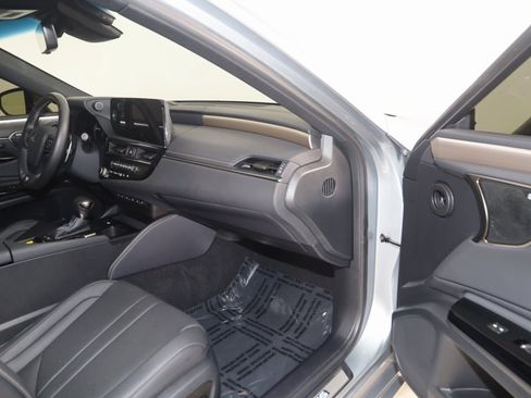 Used 2024 Lexus ES 300h F Sport image 47