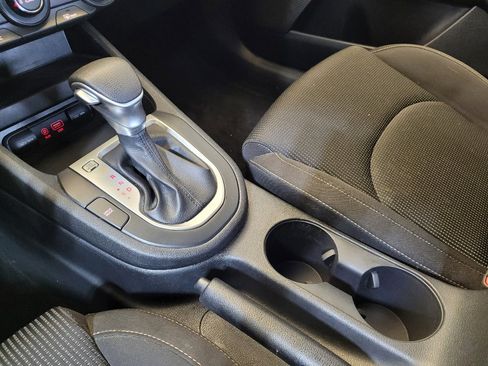 Used 2020 Kia Forte LXS FWD image 26