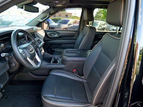 Used 2024 GMC Yukon XL SLT w/ SLT Premium Package AWD/4WD image 22
