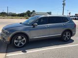 Used 2018 Volkswagen Tiguan SEL Premium image 3