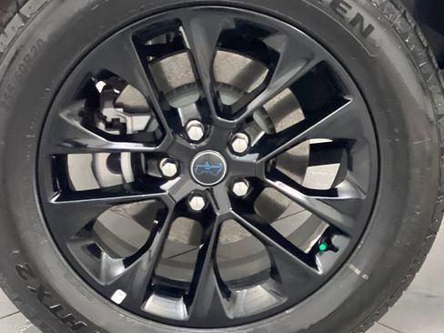 Used 2025 Jeep Wrangler Unlimited Sahara image 60