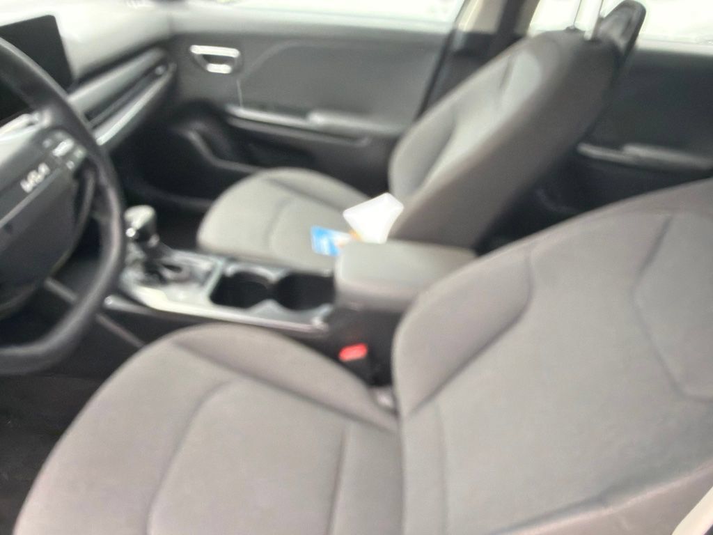 Used 2025 Kia K4 FWD image 5