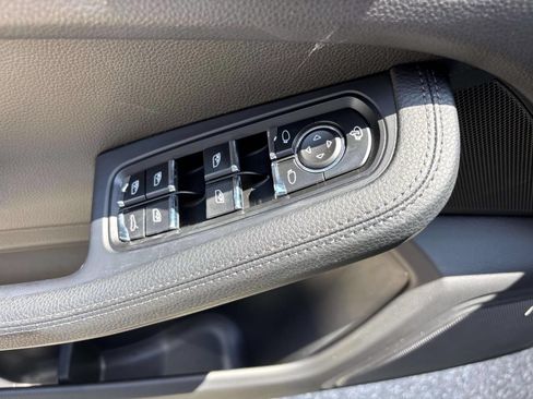 Certified 2026 Porsche Macan AWD/4WD image 24