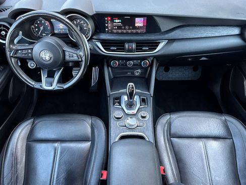 Used 2022 Alfa Romeo Stelvio Sprint RWD image 13