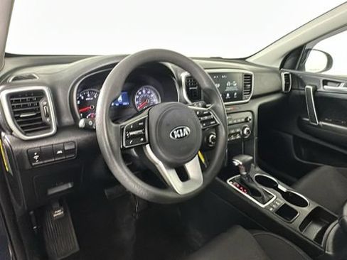 Used 2022 Kia Sportage LX AWD/4WD image 13